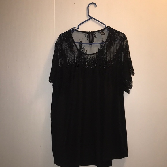 π₯π₯π₯π₯TORRIDπ₯π₯π₯π₯ Black Lace & Silk Top π₯π₯